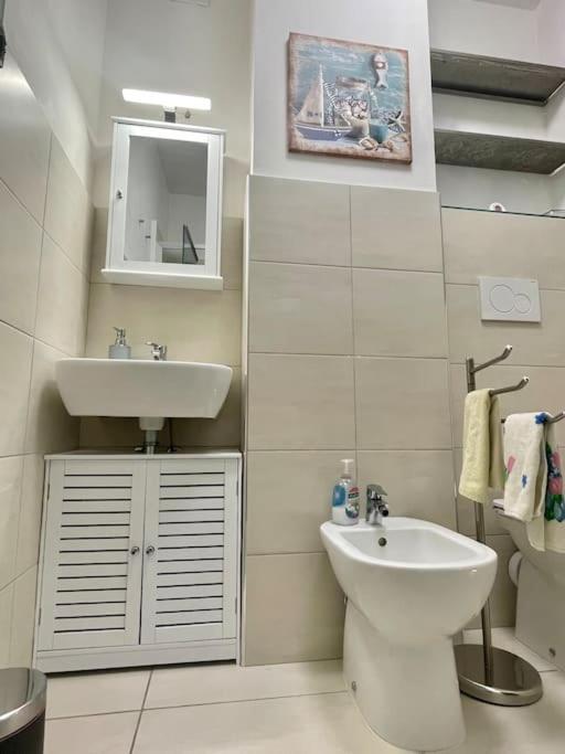 La Venezia'S Studio Flat Ливорно Екстериор снимка