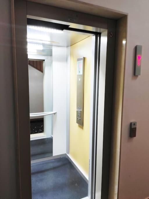 La Venezia'S Studio Flat Ливорно Екстериор снимка
